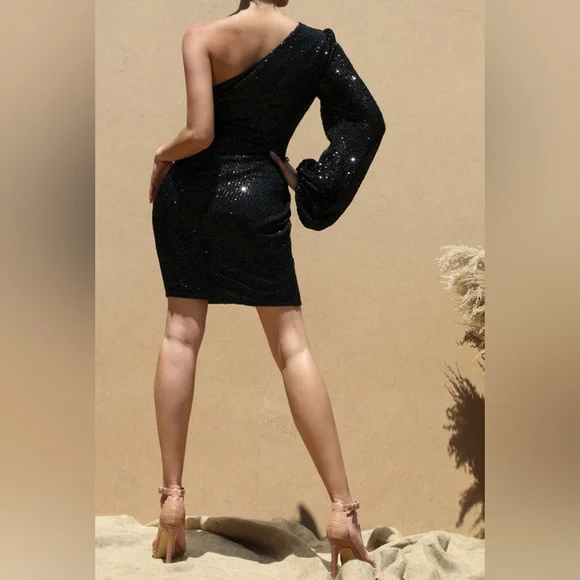 Black one shoulder glamour sequins short dress. - Picture 2 of 2